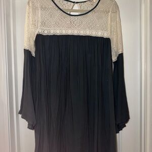 Green and Cream Lace Umgee Flowy Dress